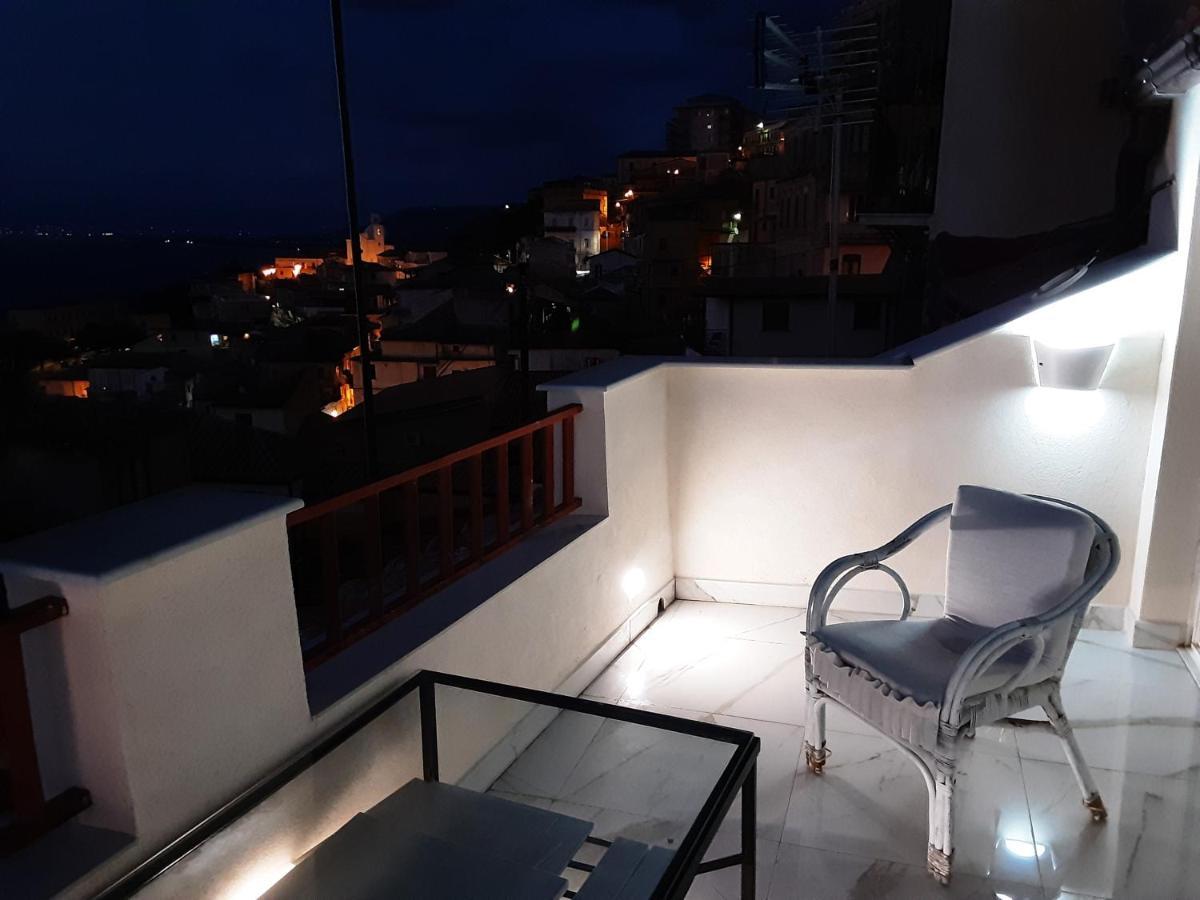 "Lo Studiolo" Apartment Pizzo  Exterior photo